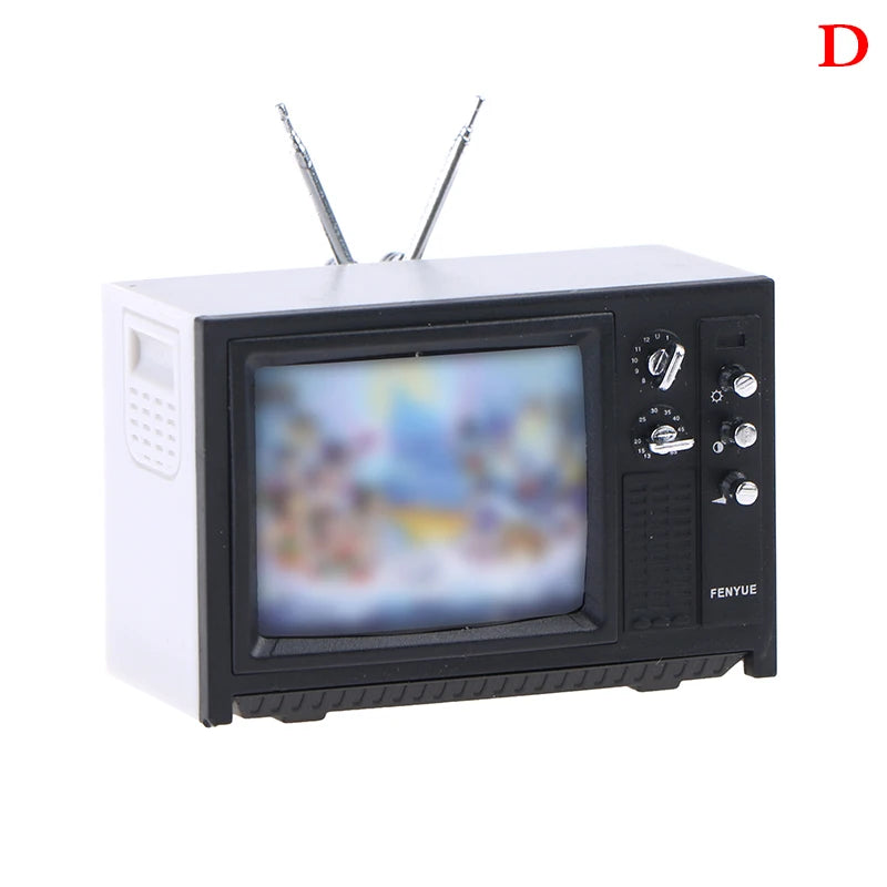 Mini Retro TV Miniature Ornaments DollHouse Toy Ornaments 5.7 * 2.4 * 3.4cm