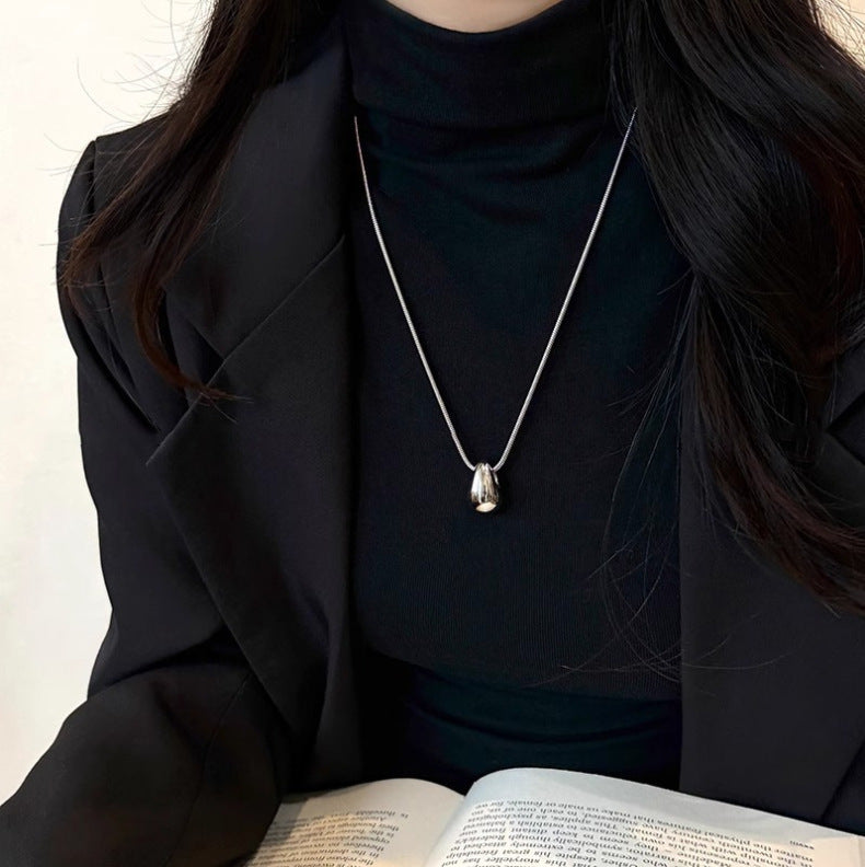 Collier pendentif goutte d'eau minimaliste, accessoires de luxe légers et de haute qualité pour femmes