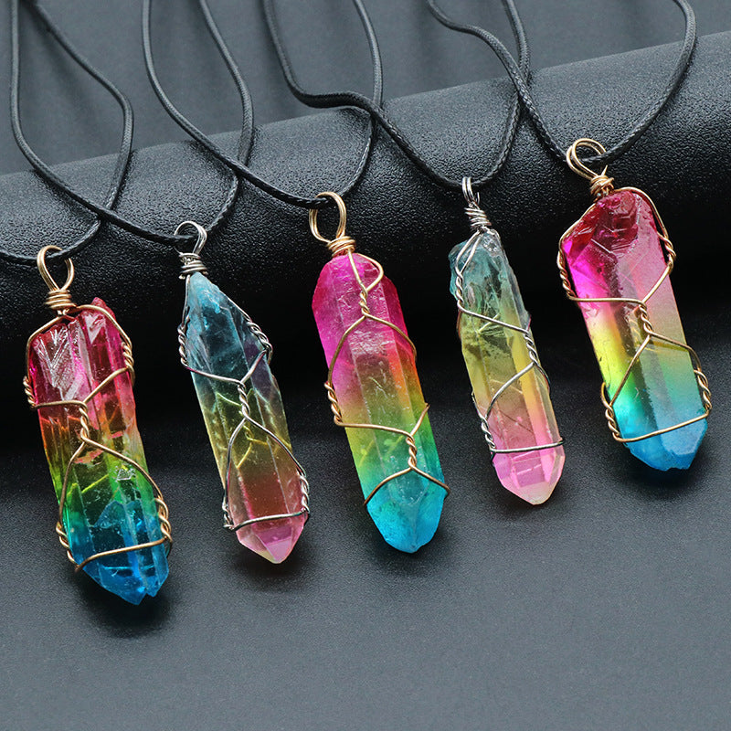 Collier tendance avec pendentif en forme de pilier en cristal et arbre de vie