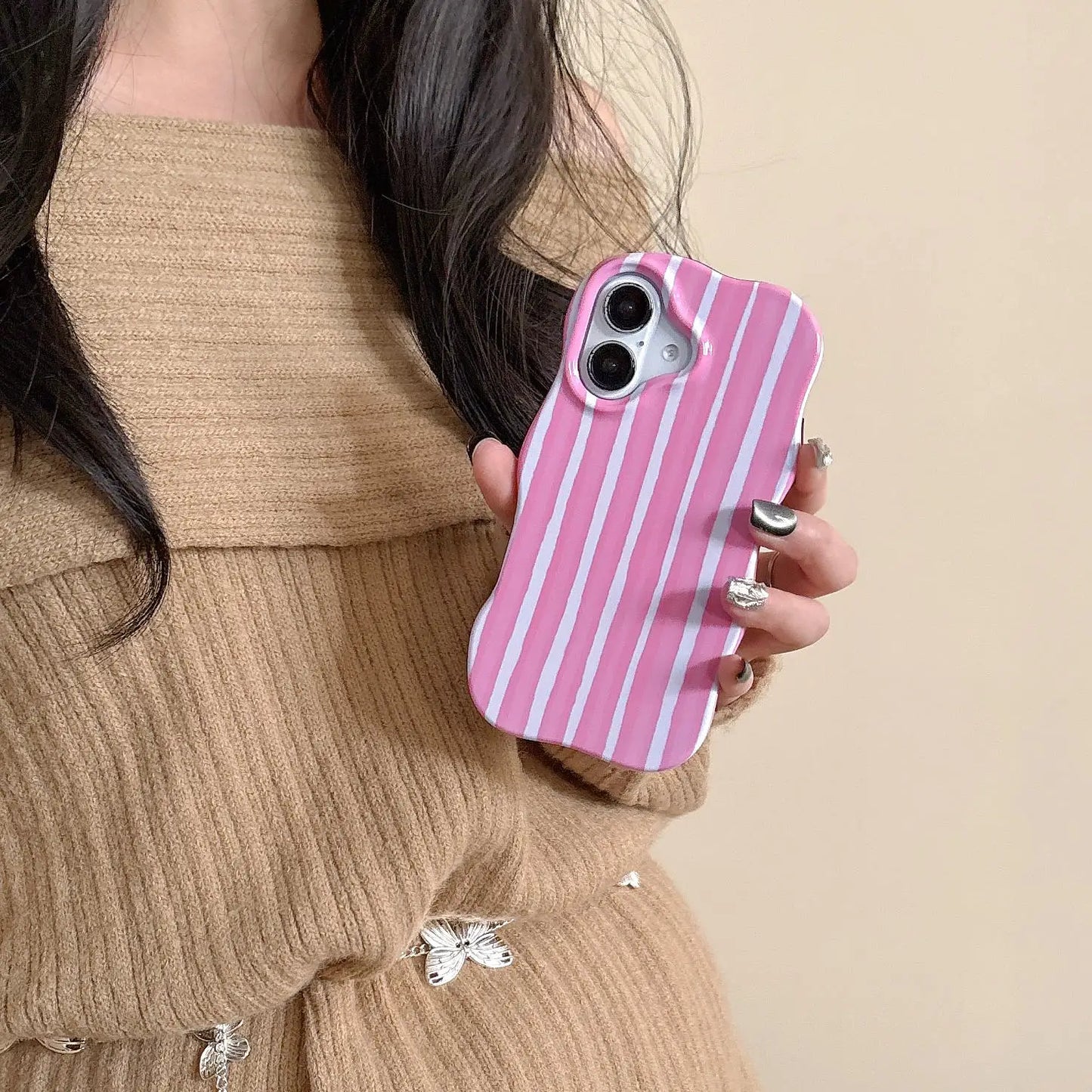 Coque de téléphone tendance 2 en 1 à rayures brillantes pour iPhone 13, 14, 15, 16 Pro Max, bords ondulés, coque arrière fine et rigide, agréable au toucher