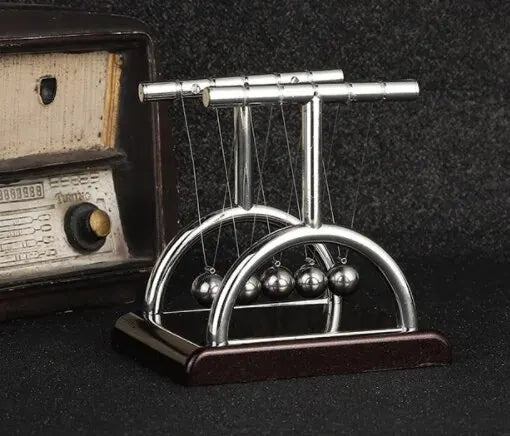 Berceau de Newton, balance à bille en acier, fournitures pédagogiques, pendule scientifique, jouets de bureau, cadeaux anti-stress, décoration de la maison