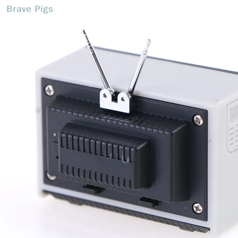 Mini Retro TV Miniature Ornaments DollHouse Toy Ornaments 5.7 * 2.4 * 3.4cm