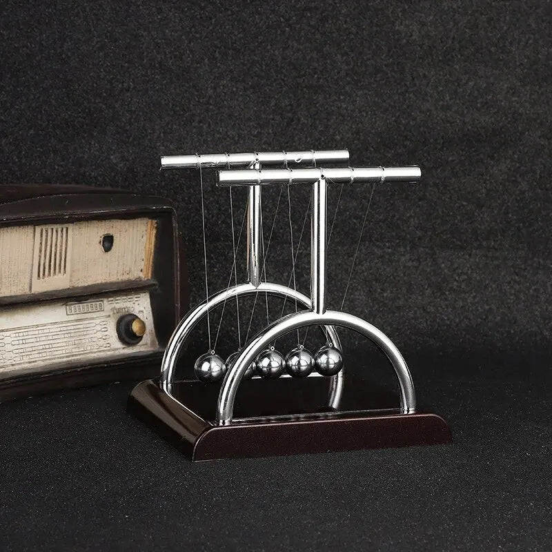 Berceau de Newton, balance à bille en acier, fournitures pédagogiques, pendule scientifique, jouets de bureau, cadeaux anti-stress, décoration de la maison