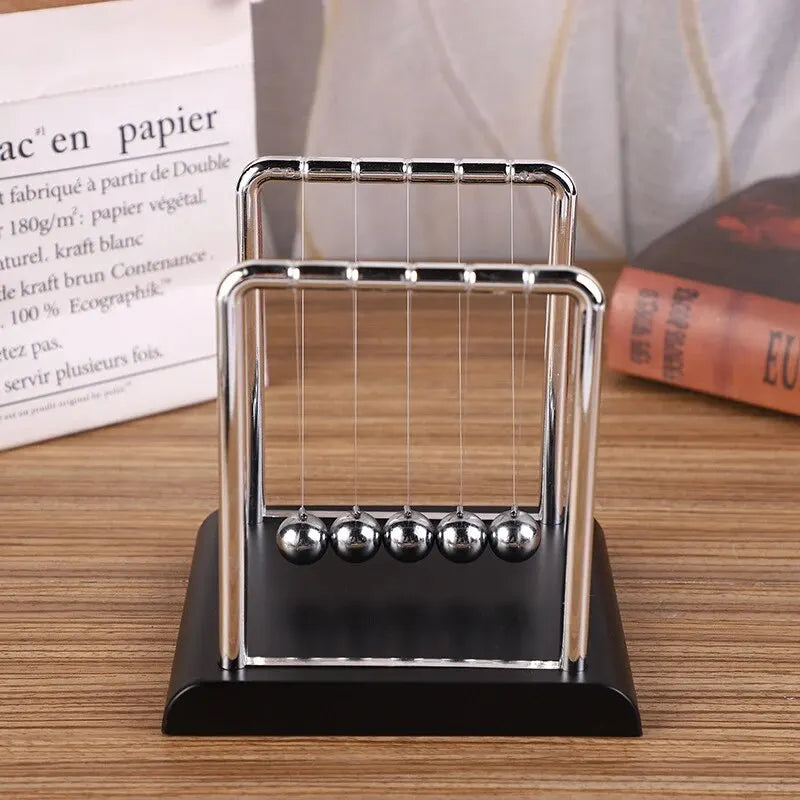Berceau de Newton, balance à bille en acier, fournitures pédagogiques, pendule scientifique, jouets de bureau, cadeaux anti-stress, décoration de la maison