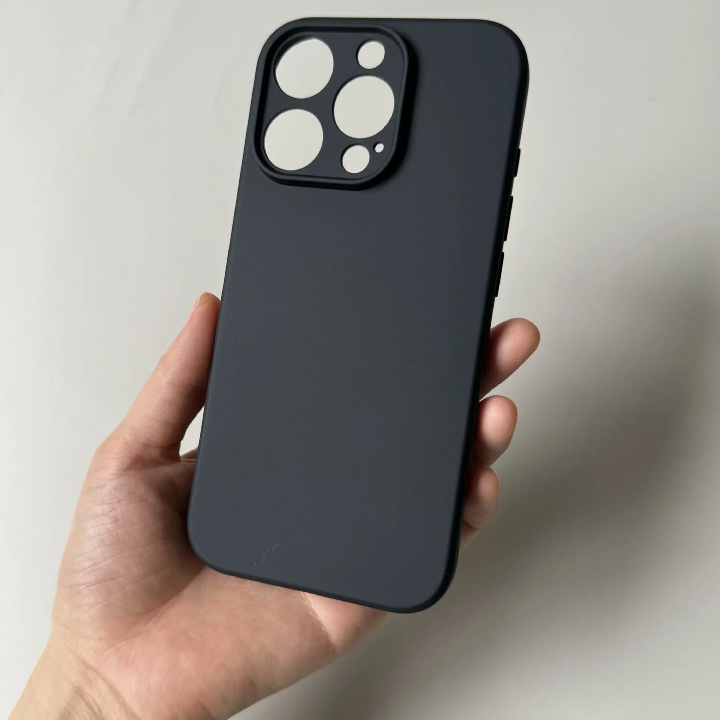 Coque de téléphone de luxe en silicone noir mat pour iPhone 17 Air 16 15 14 13 12 11 Pro Max 16 15 14 Plus, coque arrière souple en TPU
