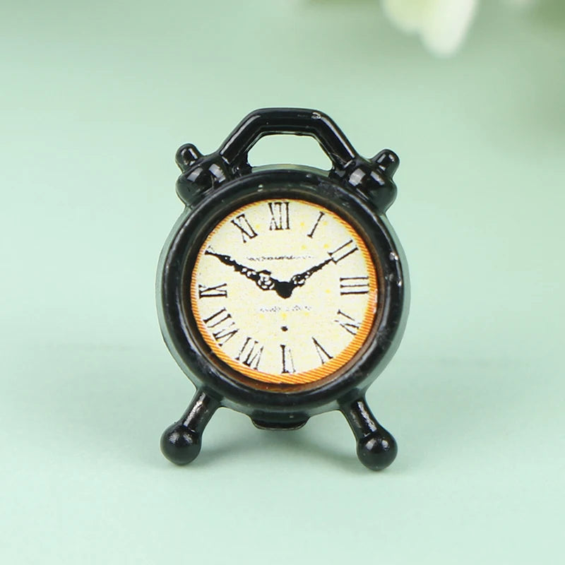 Mini Retro TV Miniature Ornaments DollHouse Toy Ornaments 5.7 * 2.4 * 3.4cm