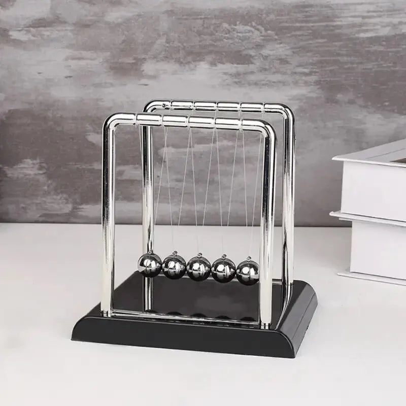 Berceau de Newton, balance à bille en acier, fournitures pédagogiques, pendule scientifique, jouets de bureau, cadeaux anti-stress, décoration de la maison