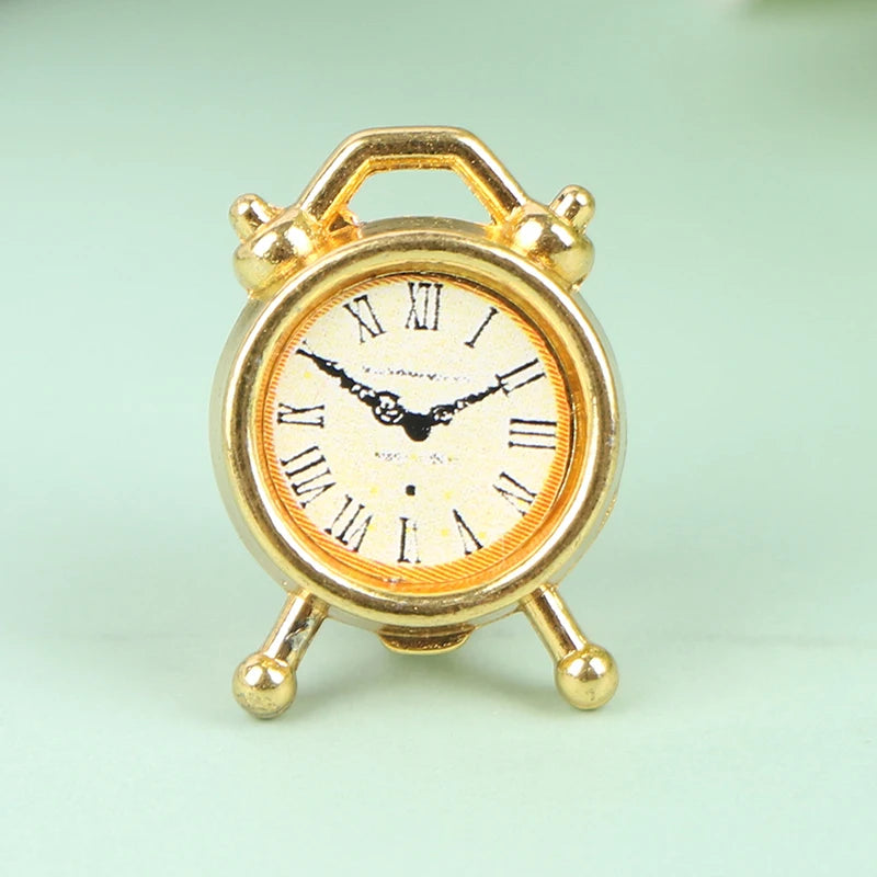 Mini Retro TV Miniature Ornaments DollHouse Toy Ornaments 5.7 * 2.4 * 3.4cm