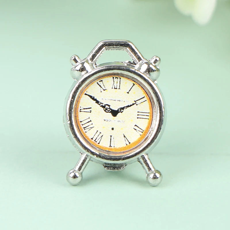 Mini Retro TV Miniature Ornaments DollHouse Toy Ornaments 5.7 * 2.4 * 3.4cm